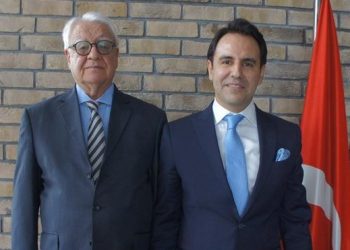 1 milyon 200 bin çocuk doktorunun yönetimi, Türk baba- oğulda