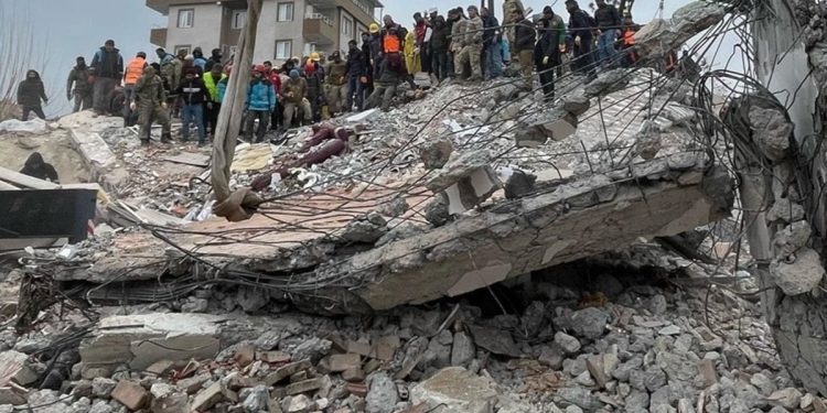 34 kişiye mezar olan apartmanın müteahhidi: Oğlum da o binada öldü