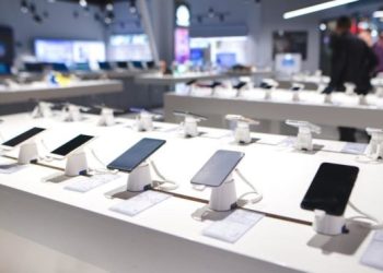 Akıllı telefon fiyatlarında son durum! En çok fiyatı değişen model Apple mı Samsung mu?