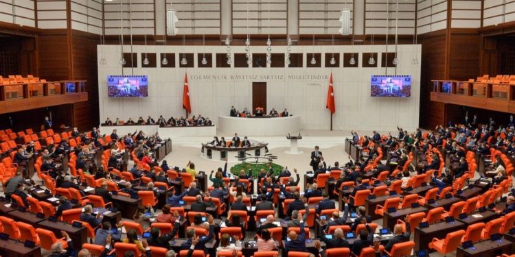 Azalan yağışlar Meclis’in gündemine geldi! AKP ve MHP reddetti