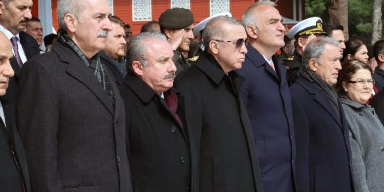 Bloomberg’den seçim haberi: Erdoğan destek için jetleri kullanıyor