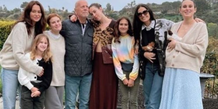 Bruce Willis’e duygusal doğum günü kutlaması