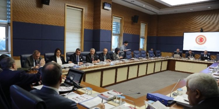 ‘Depremde orta ve üzeri hasar alan yapı denetimli bina sayısı 216’