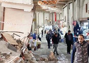 ‘Devlet enkazımızı kaldırsın biz ekmeğimizi kazanırız’