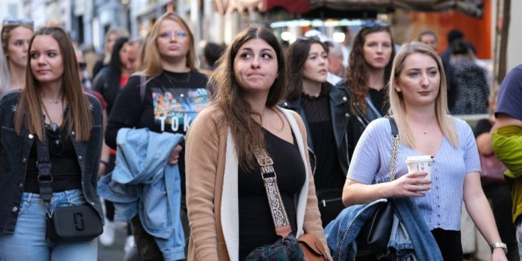 Dünyanın en mutlu ülkeleri açıklandı: Türkiye’nin sıralamadaki yeri belli oldu