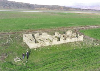 Elazığ’da sular çekildi, 83 yıllık tren istasyonu gün yüzüne çıktı