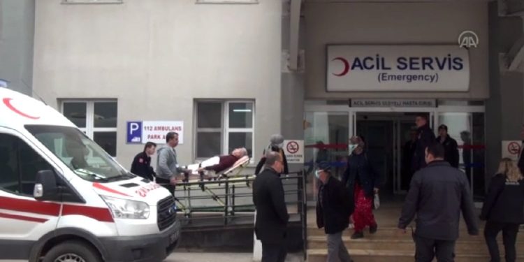 Erdek Belediye Başkanı Burhan Karışık bıçaklı saldırıda yaralandı