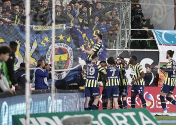 Fenerbahçe borsada zirve yaptı! Hisse fiyatı tavanda…