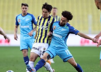 Fenerbahçe ile Zenit yardım maçında karşılaştı