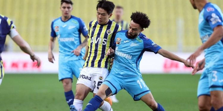 Fenerbahçe ile Zenit yardım maçında karşılaştı