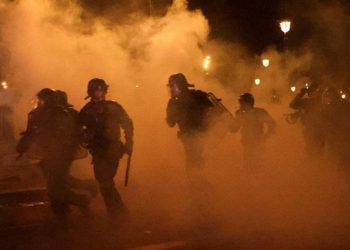 Fransa karıştı! 1 milyondan fazla kişi sokağa indi