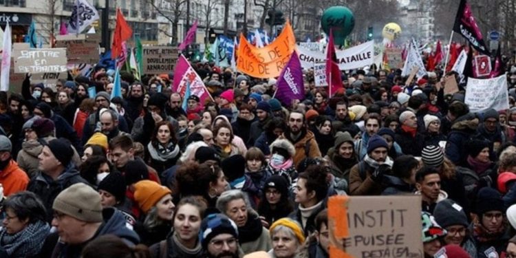 Fransa’da milyonları ilgilendiren oylama! 9 oyla…