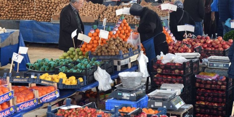Gıda enflasyonu hız kesmedi: ‘Türkiye tarihinin en pahalı Ramazan’ına giriyor’
