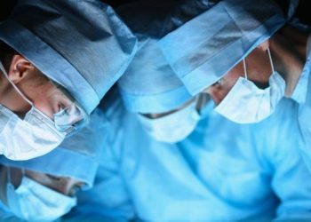 Göğüs kafesini saran tümörden yapay göğüs kafesiyle kurtuldu