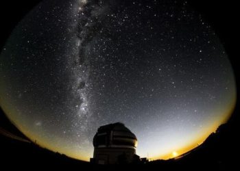 Gök bilimciler, uydulardan ve ışık kirliliğinden şikayetçi