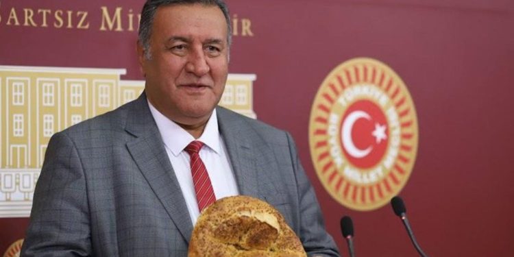 Gürer: Emeklinin sofrasından 390 ramazan pidesi eksildi