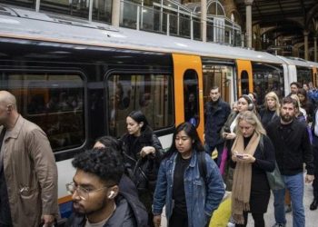 İngiltere’de tren yolu çalışanları maaş artışında anlaştı