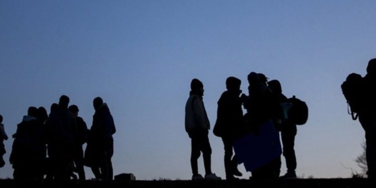 İngiltere’deki göçmen merkezlerinde kalanlar sınır dışı edilmekle tehdit ediliyor