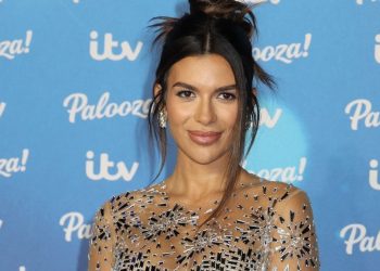 İngiltere’nin gündemindeki Türk kızı Ekin-Su’dan deprem açıklaması