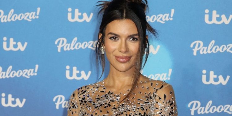 İngiltere’nin gündemindeki Türk kızı Ekin-Su’dan deprem açıklaması