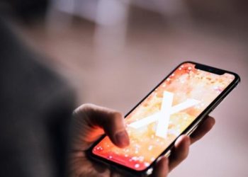 iPhone 11’den ilk görüntüler sızdı! iPhone 11 üç kameralı mı olacak?