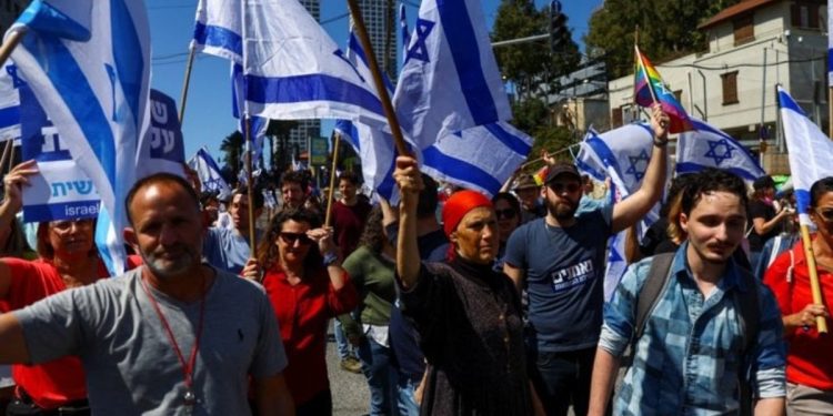 İsraillileri sokağa döken tasarıya meclisten onay