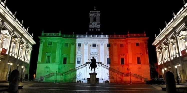 İtalya’da cezaevinde mahkumlara işkence yapan 23 polis açığa alındı
