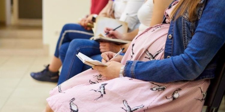 İtalya’da ‘taşıyıcı anneliği’ evrensel suç sayan yasa tasarısı önerisi