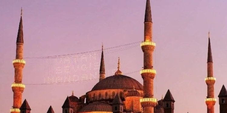 İzmir sahur vakti ve iftar saati: İşte 2023 İzmir Ramazan imsakiyesi…