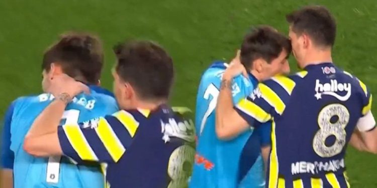 Mert Hakan Yandaş o harekete çıldırdı, ensesine yapıştı