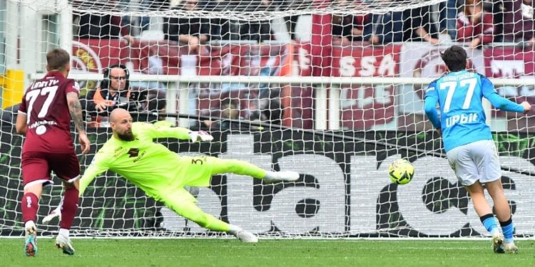Napoli Torino deplasmanında farklı galip