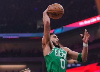 NBA’de Tatum galibiyete taşıdı