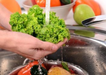 Sebze ve meyveler nasıl yıkanmalı?