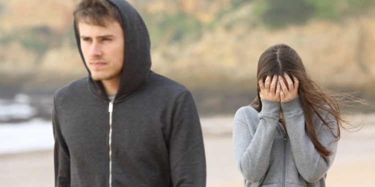 Sevgilisinden ayrılan gençlere 4 milyon dolarlık destek