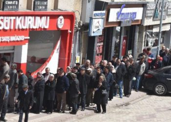 Sivas’ta ucuz et kuyruğu