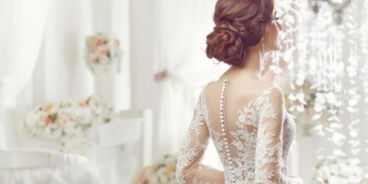 Sosyal medya bu gelinlik tartışmasını konuşuyor