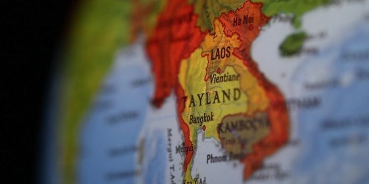 Tayland’da yaşlı ABD’lileri dolandırarak 87 milyon dolarlık vurgun yapan çeteye operasyon