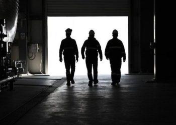 Üretim çakıldı, maaşlar eridi