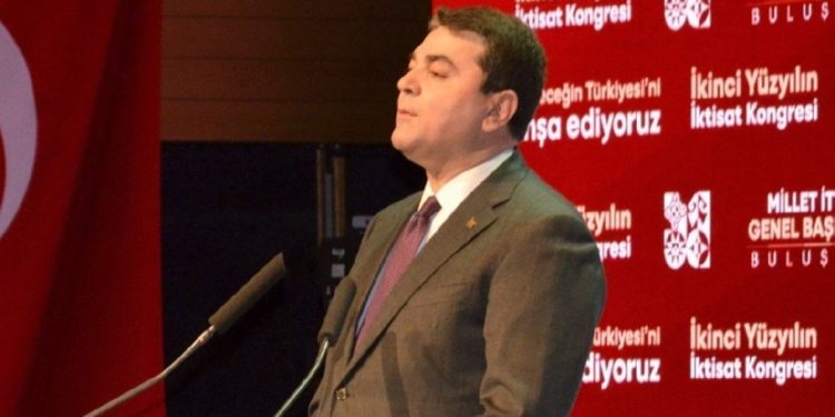 Uysal: Cumhuriyetin Fetret Devri