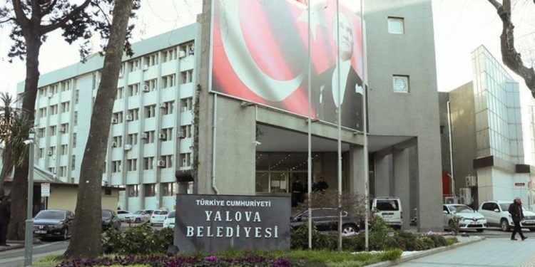 Yalova Belediye Başkanlığı CHP’den AKP’ye geçti