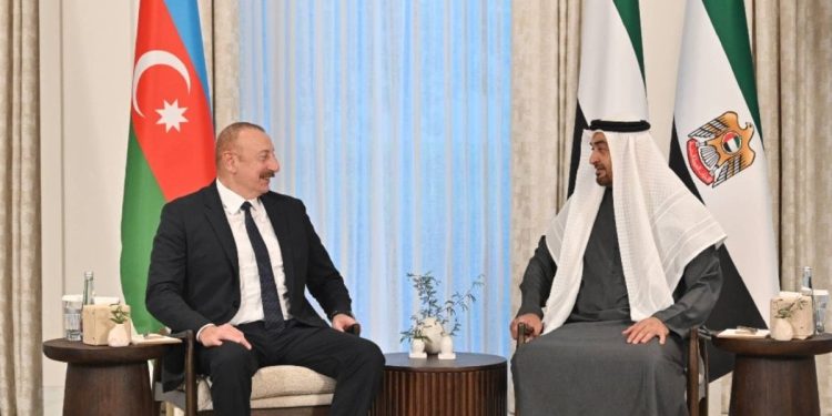 BAE’nin petrol şirketi Azerbaycan’da gaz sahasına ortak oldu