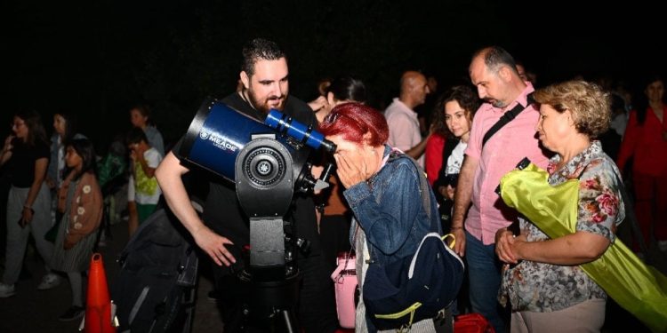 Gökyüzü tutkunları ‘Perseid meteor yağmuru’nu takip etti