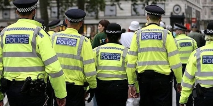 İngiltere’de göçmen gemisine gelişler ikinci kez ertelendi