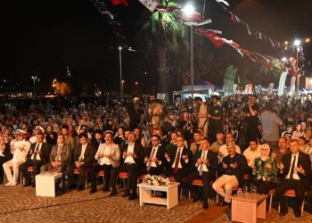 Marmara Depremi’nde hayatını kaybedenler Gölcük’te anıldı