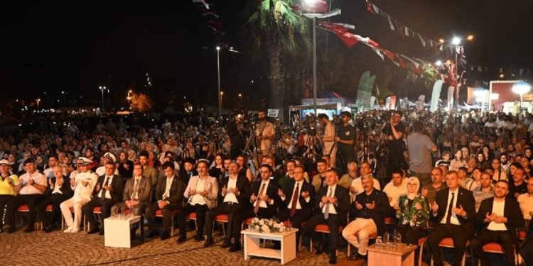 Marmara Depremi’nde hayatını kaybedenler Gölcük’te anıldı