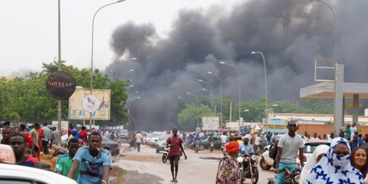 Nijer’de hareketlilik… Sınırlar ve hava sahası kapatıldı