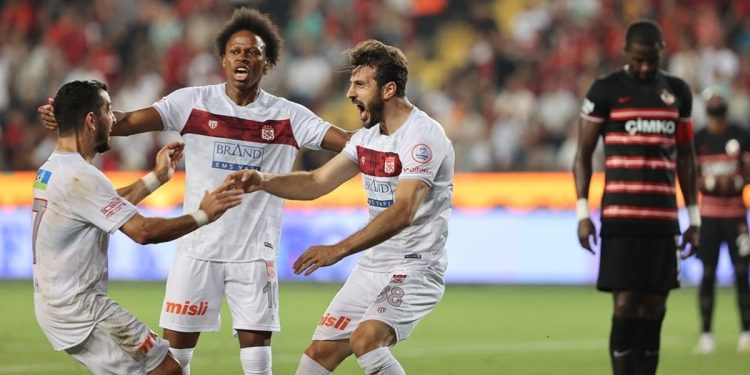Sivasspor, Gaziantep FK’yı 3-1 yendi
