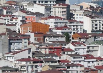 Öğrenciler ev arayışında, emlak dolandırıcıları iş başında 