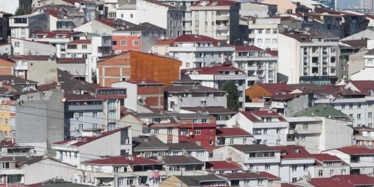 Öğrenciler ev arayışında, emlak dolandırıcıları iş başında 