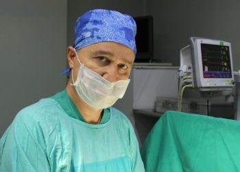 Otelde silahlı saldırıya uğrayan doktor öldü